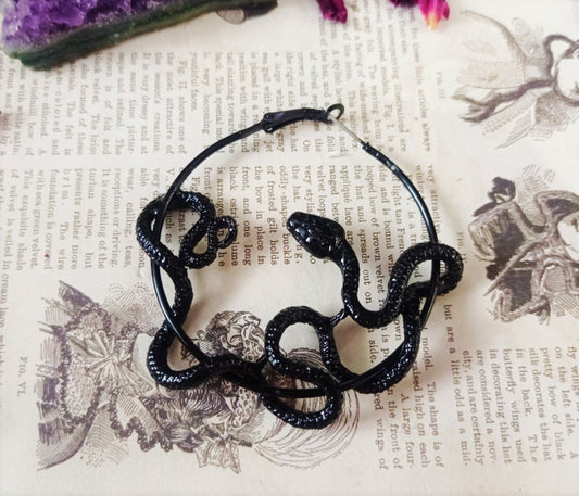 Schwarze Cobra Creolen