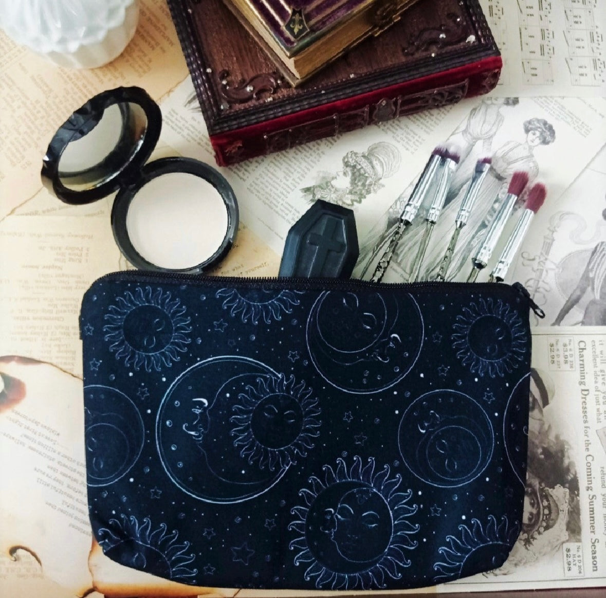 Celestial Sun & Moon Kosmetiktasche – Magische Aufbewahrung