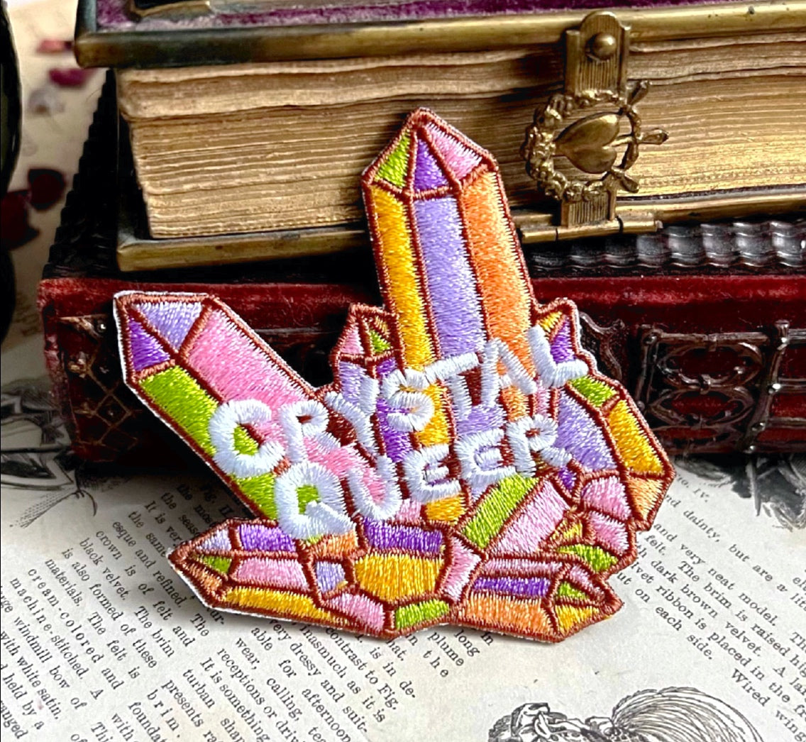 Crystal Queer Iron On Patch – Farben der Vielfalt, Kraft der Gemeinschaft