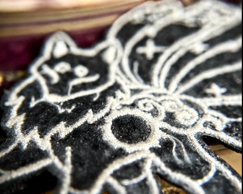 Mystic Celestial Six Tail Fox Iron On Patch – Hüter der Sternenschweife