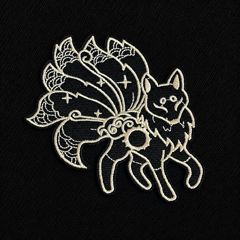Mystic Celestial Six Tail Fox Iron On Patch – Hüter der Sternenschweife