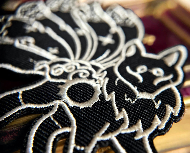 Mystic Celestial Six Tail Fox Iron On Patch – Hüter der Sternenschweife