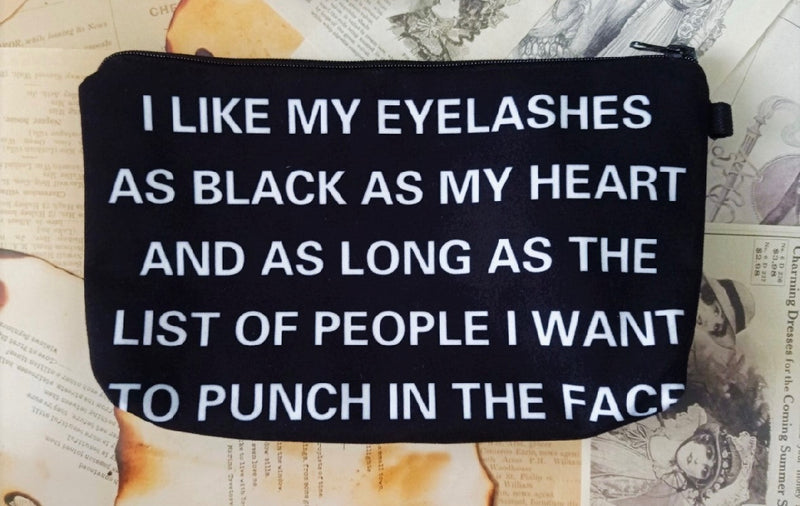 „Black as My Heart“ – Gothic Statement Kosmetiktasche