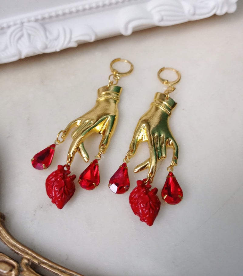 Trust Me Darling – Mystische Statement-Ohrringe