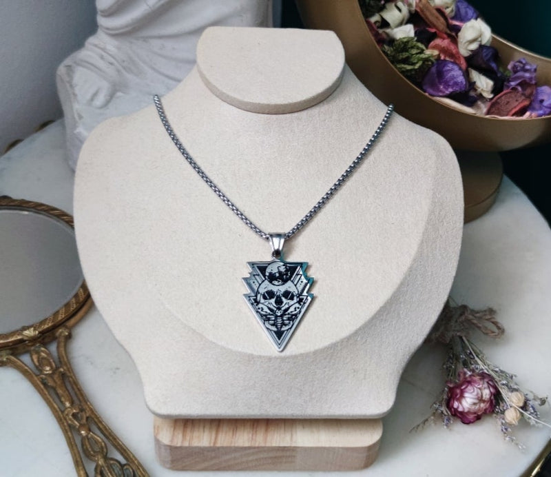 Halskette ''Moth Skull''