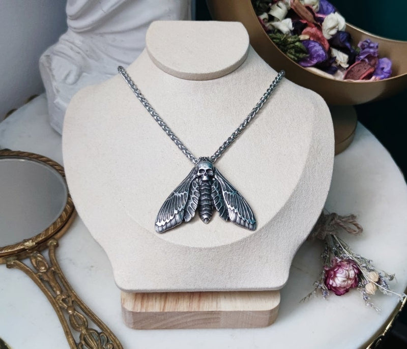 Halskette ''Skull Moth''
