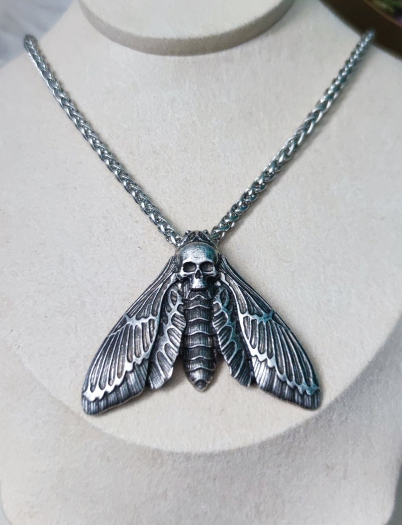 Halskette ''Skull Moth''